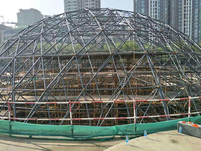 乌鲁木齐球形网架钢结构施工